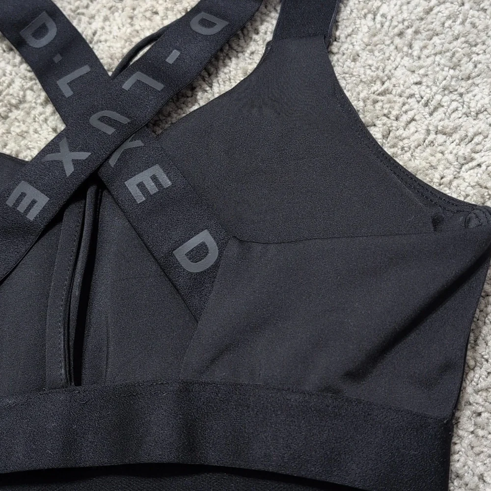 DECJUBA Black‎ Sports Bra Deluxe Active Designed in Australia size Small